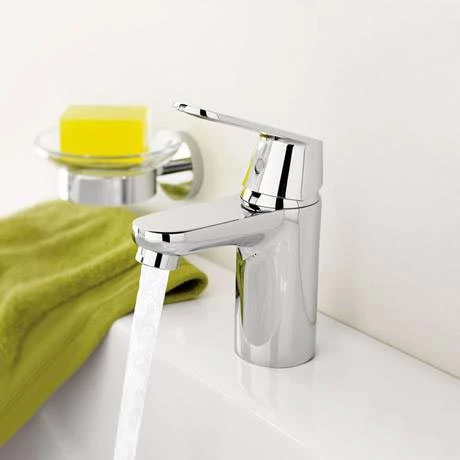 Grohe Eurosmart Cosmopolitan Mono Basin Mixer - 32824000 2 Grohe Eurosmart Cosmopolitan Mono Basin Mixer - 32824000 - Image 2