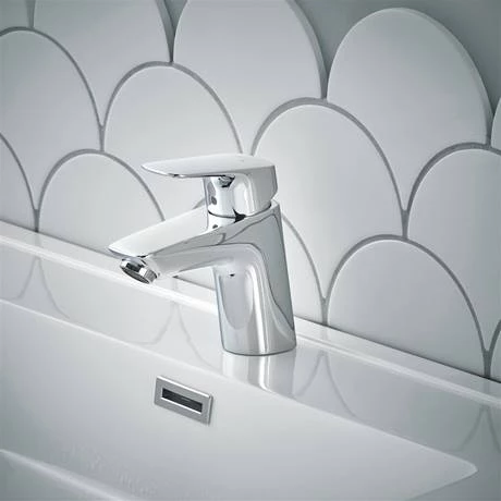 Hansgrohe Logis Single Lever Basin Mixer 70 without Waste - 71071000 3 Hansgrohe Logis Single Lever Basin Mixer 70 without Waste - 71071000 - Image 3